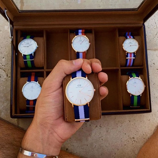 Mẫu hộp đồng hồ 6 chiếc làm từ da cao cấp của DW